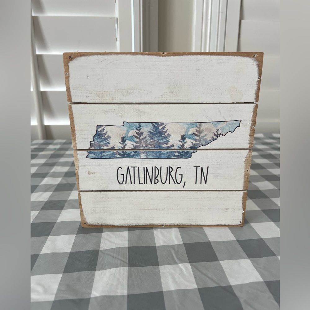 Pallet sign- Gatlinburg, TN
